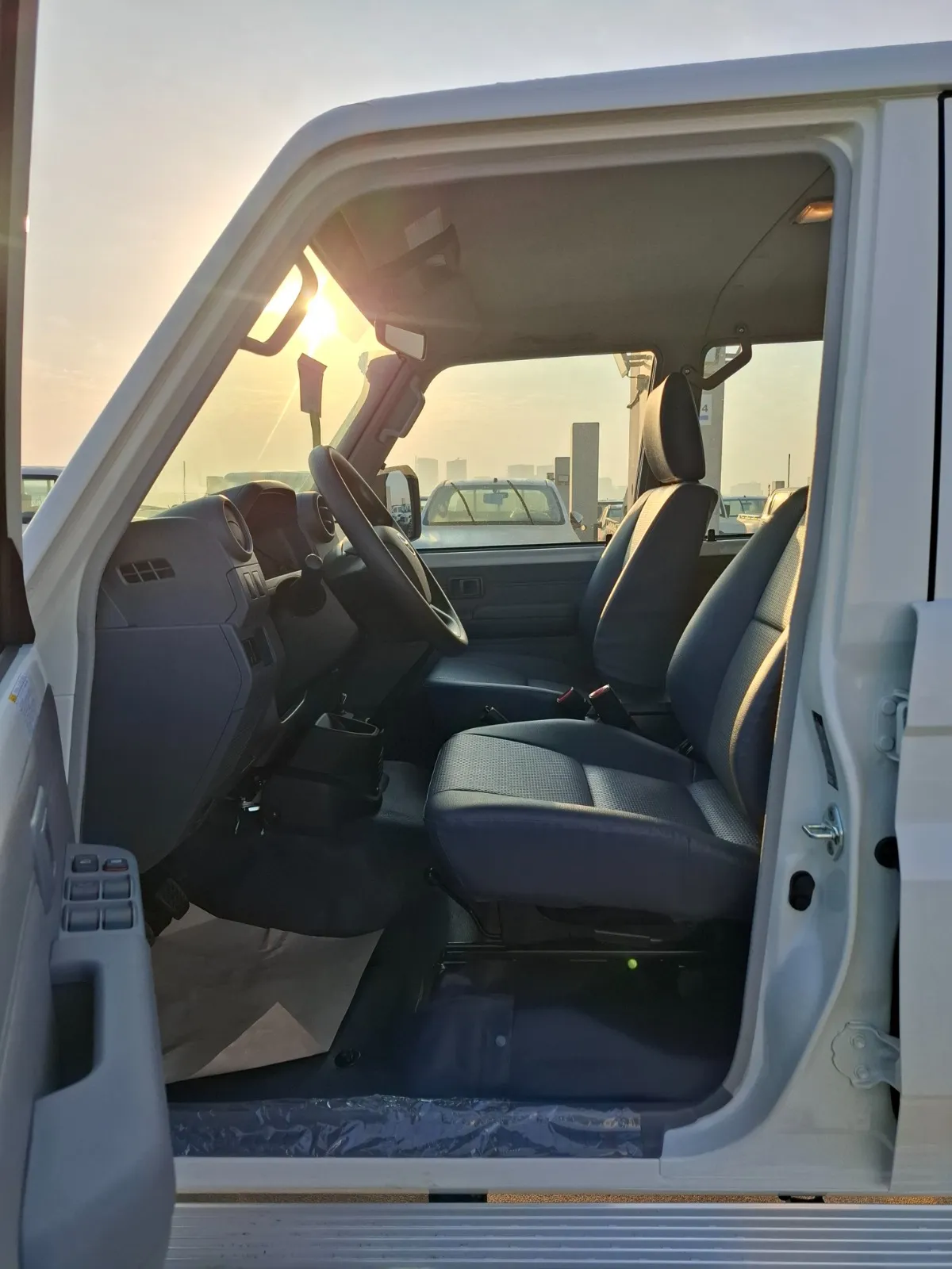 Lc79 Interior TOYOTA LC79 4.0L DC PICKUP 4WD 2025 - Cedric Global
